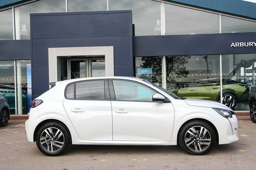 Peugeot 208 1.2 Puretech 100 Allure Premium BF71DLJ White #2