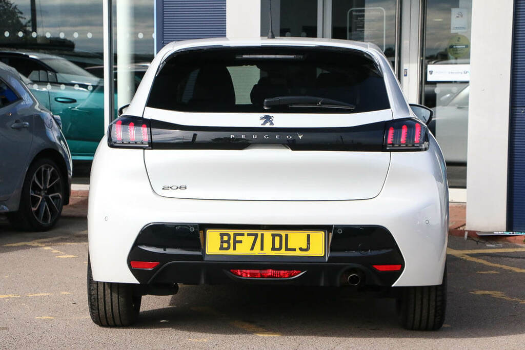 Peugeot 208 1.2 Puretech 100 Allure Premium BF71DLJ White #3