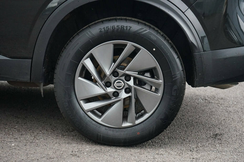 Nissan Qashqai 1.3 Dig-t Mh 158 Acenta Premium Xtronic DV71TTK Black #5