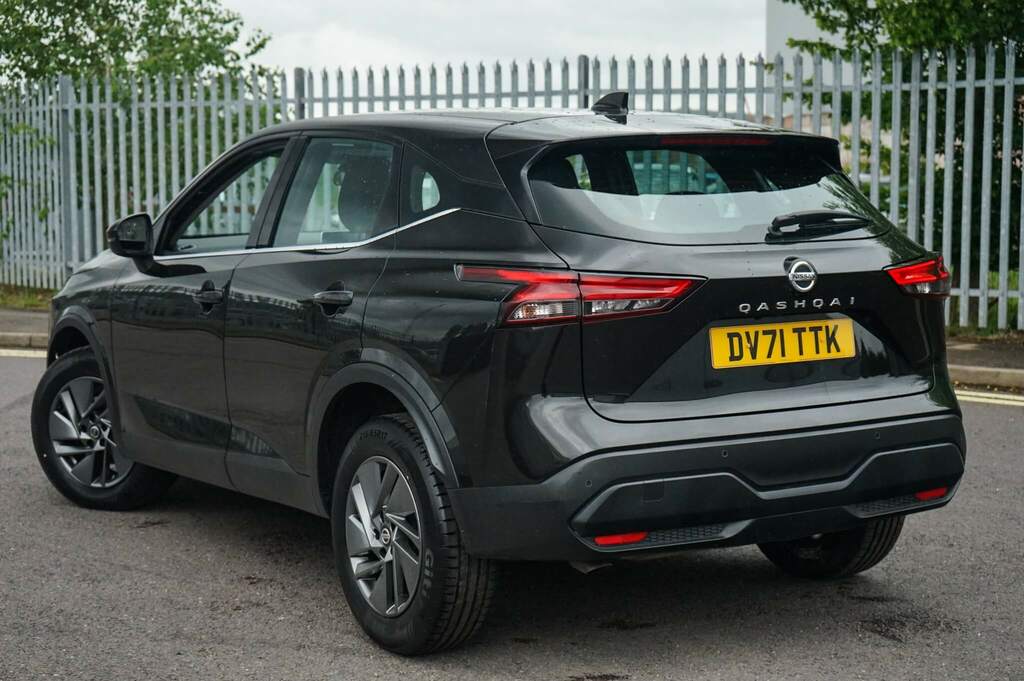 Nissan Qashqai 1.3 Dig-t Mh 158 Acenta Premium Xtronic DV71TTK Black #3