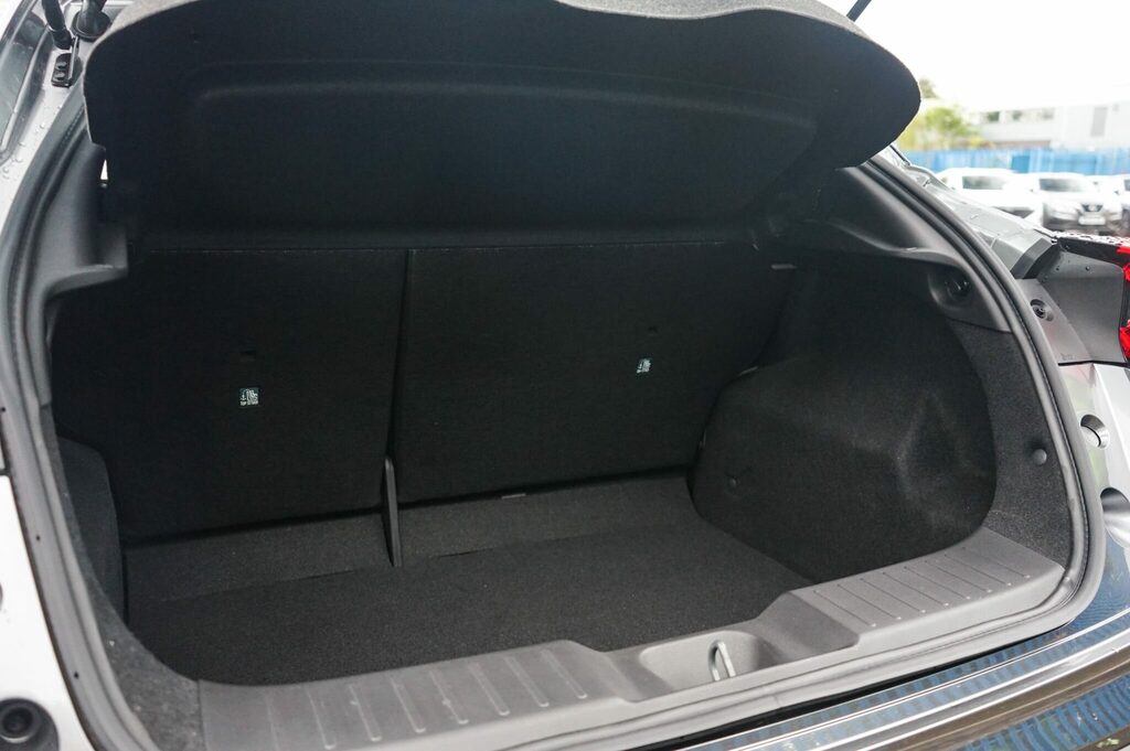 Nissan Juke 1.0 Dig-t Acenta Premium BW75CTK Grey #6