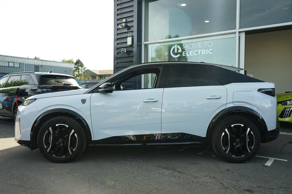 Peugeot 3008 73Kwh 210 1-Speed KJ25OZG White #5