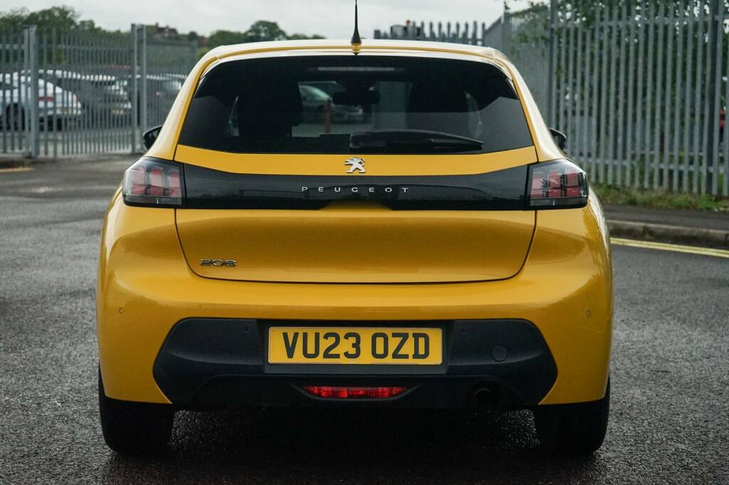 Peugeot 208 1.2 Puretech Active Premium VU23OZD Yellow #4