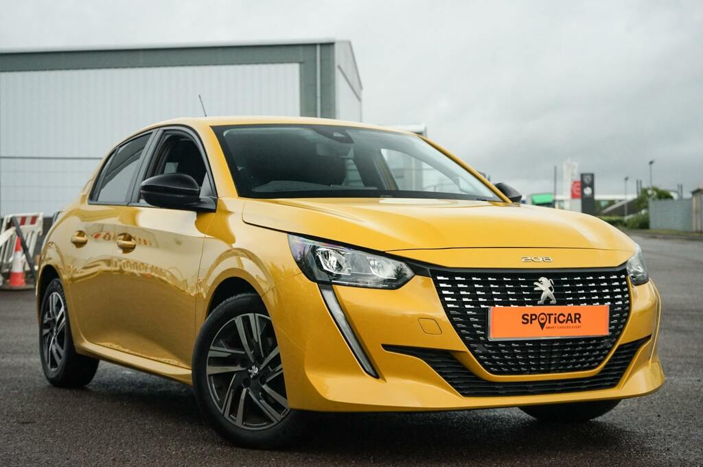 Peugeot 208 1.2 Puretech Active Premium Yellow