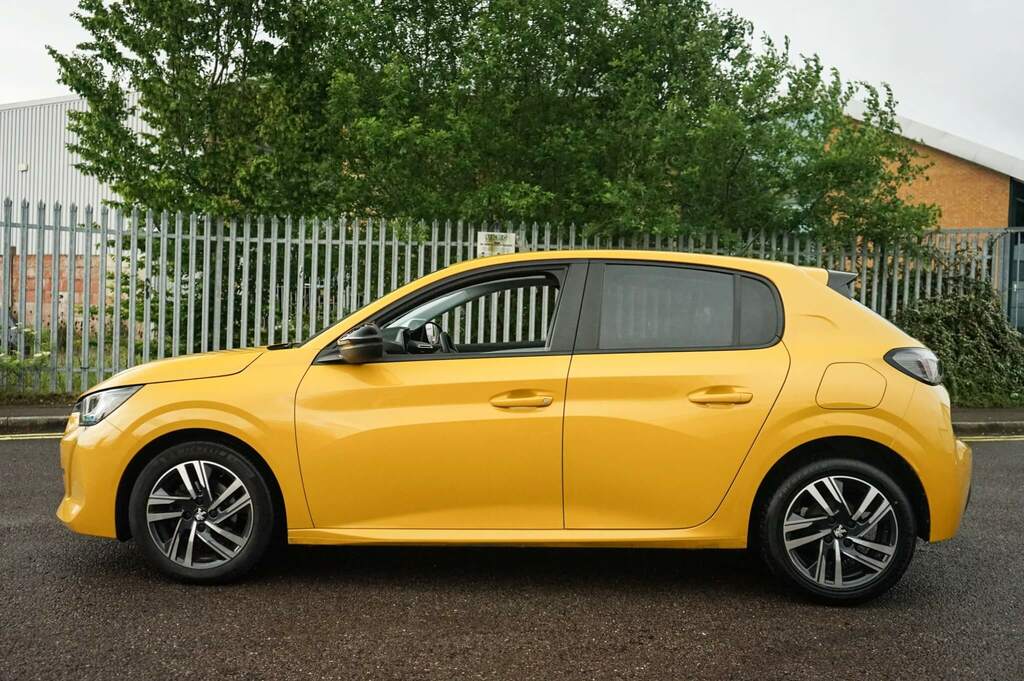 Peugeot 208 1.2 Puretech Active Premium VU23OZD Yellow #6