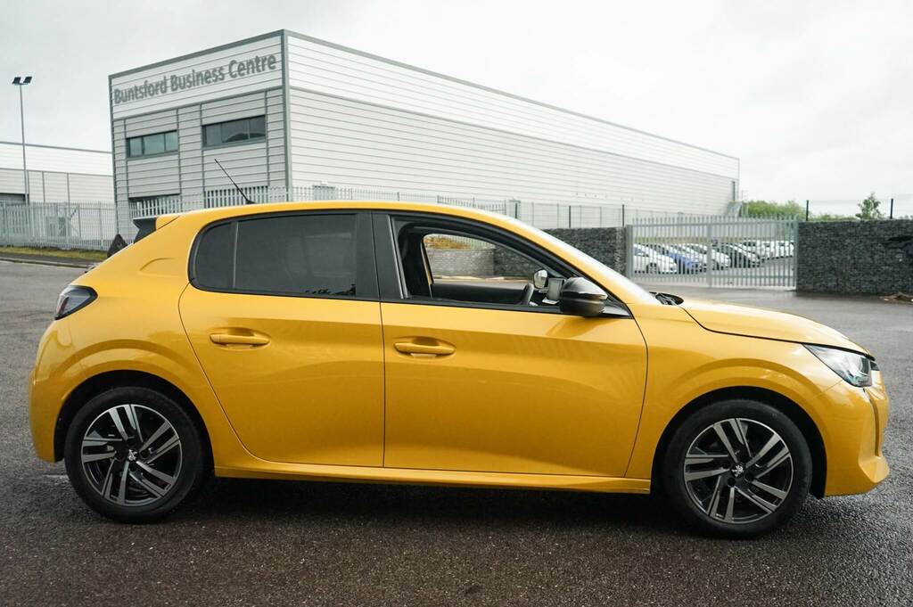 Peugeot 208 1.2 Puretech Active Premium VU23OZD Yellow #5