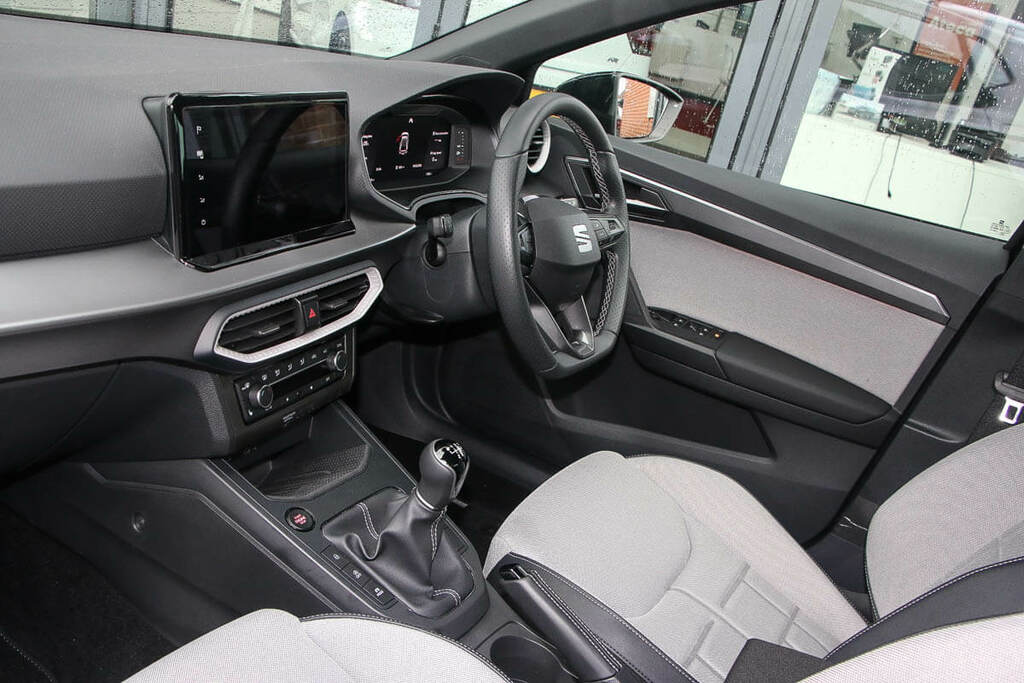 Seat Ibiza 1.0 Tsi 95 Fr Sport Black #2