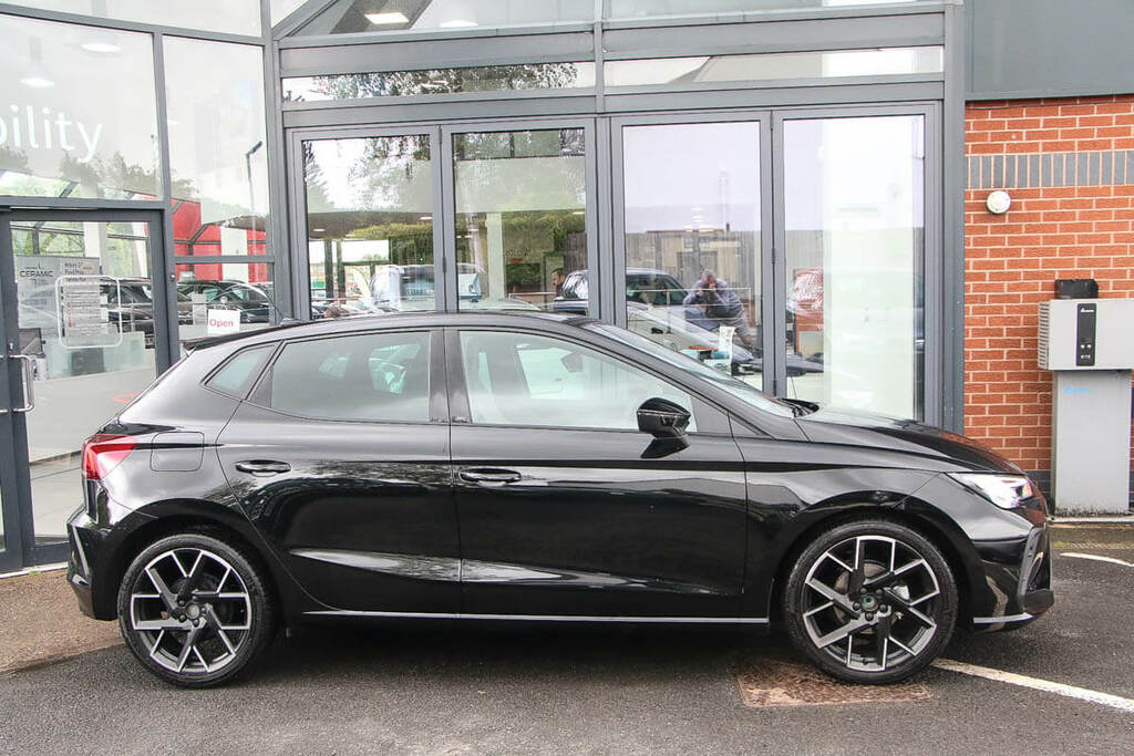 Seat Ibiza 1.0 Tsi 95 Fr Sport Black #4