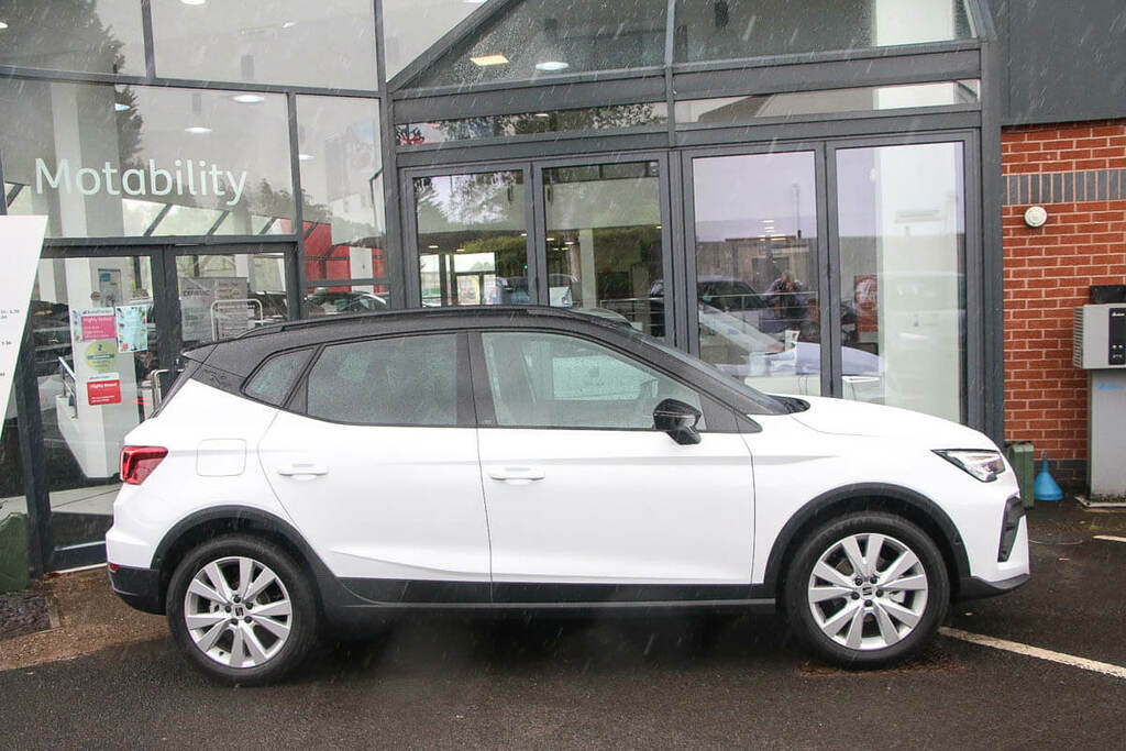 Seat Arona 1.0 Tsi 115 Fr First Edition BD26OGG Grey #4