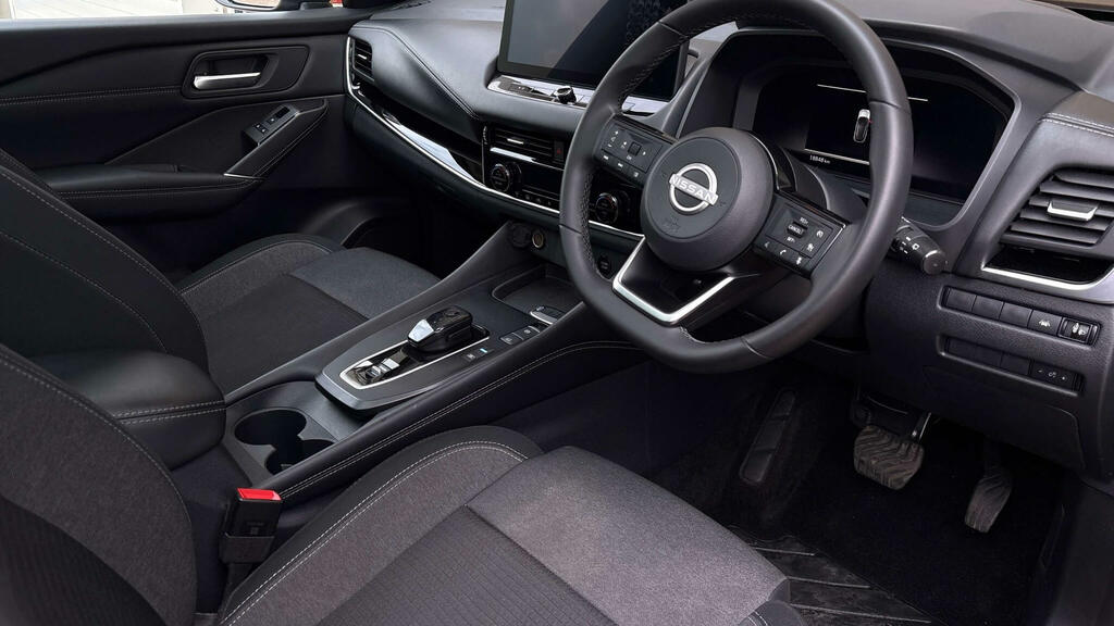 Nissan Qashqai 1.5 E-power N-connecta BG24NYX Black #6
