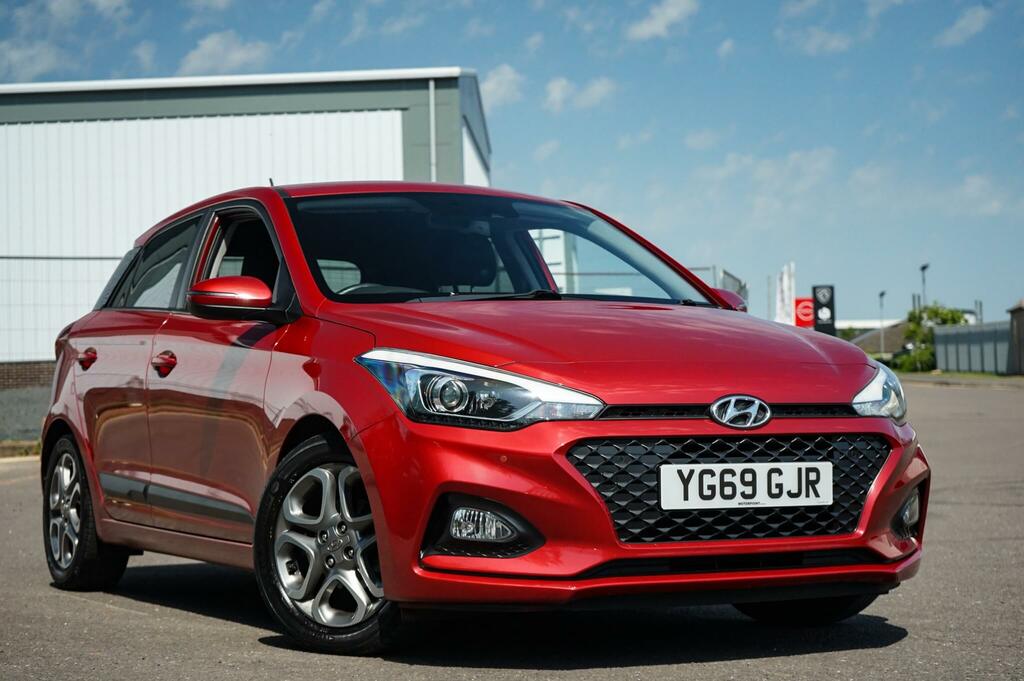 Hyundai I20 1.2 Mpi Premium Nav Red