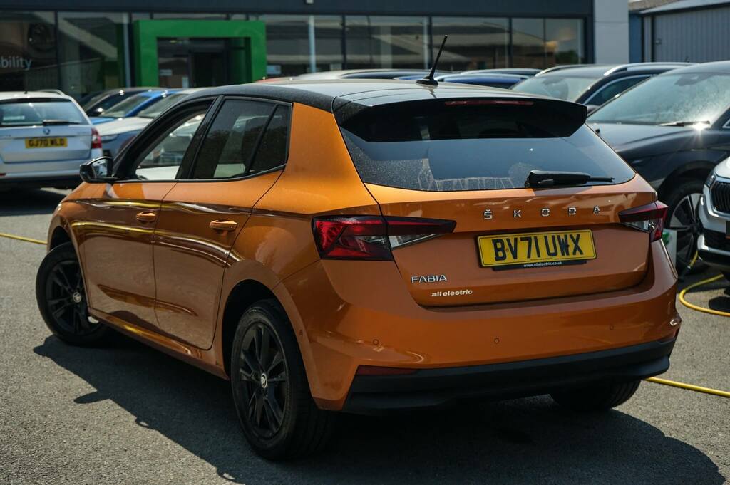 Skoda Fabia 1.0 Tsi Colour Edition BV71UWX Orange #3