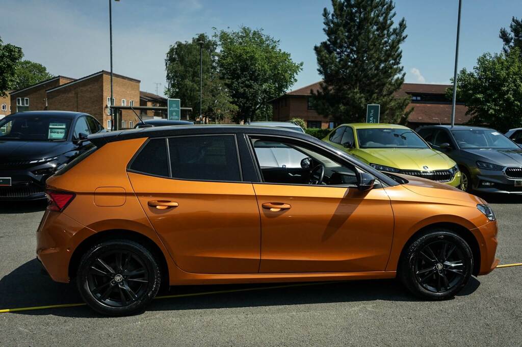 Skoda Fabia 1.0 Tsi Colour Edition BV71UWX Orange #4