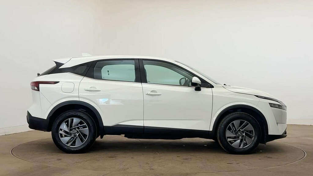 Nissan Qashqai 1.3 Dig-t Mh Acenta Premium YF23NXZ White #4