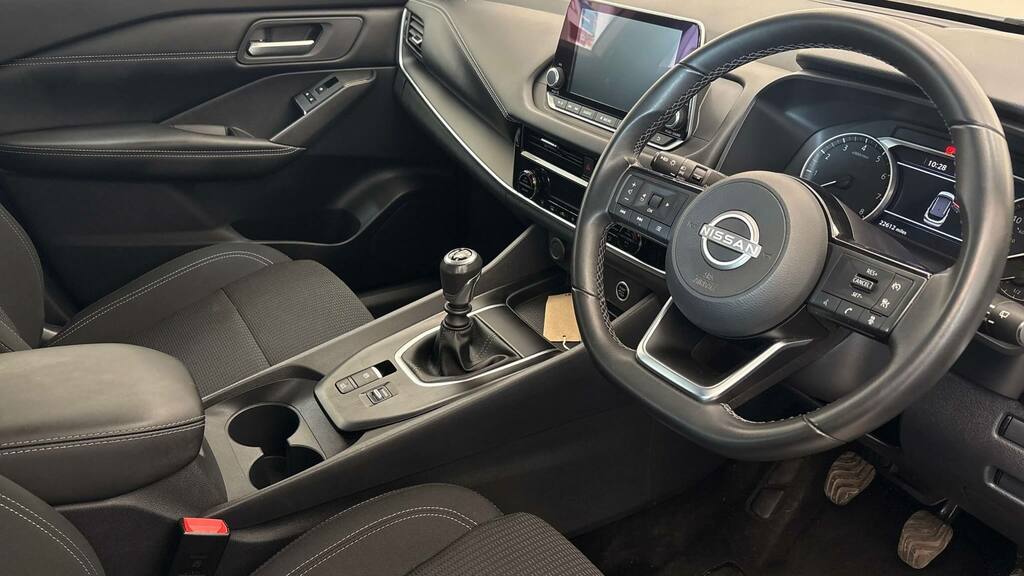 Nissan Qashqai 1.3 Dig-t Mh Acenta Premium YF23NXZ White #6