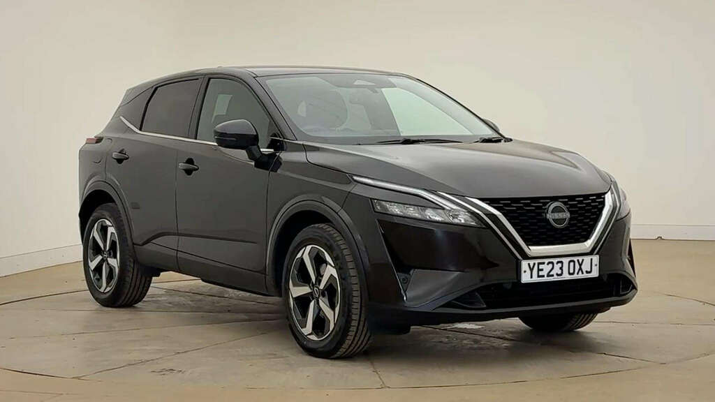 Nissan Qashqai 1.3 Dig-t Mh 158 N-connecta Xtronic Black