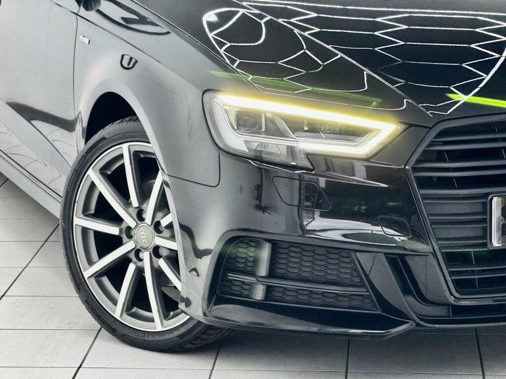 Audi A3 Hatchback 1.5 Tfsi Cod 35 Black Edition Sportback GF19LFO Black #2