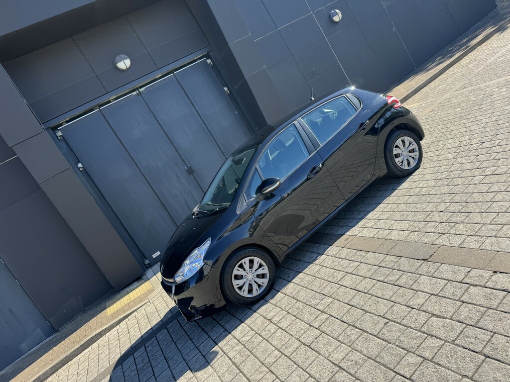 Peugeot 208 1.2 Vti Access 2013 Black