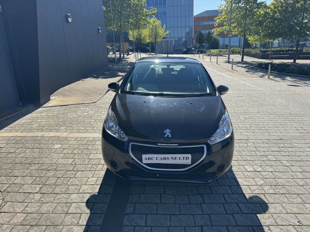 Peugeot 208 1.2 Vti Access 2013 Black #2