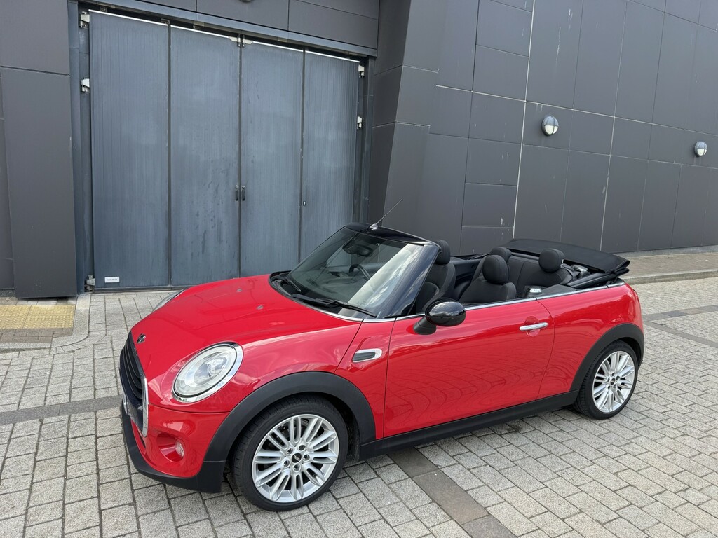 Mini Convertible 1.5 Cooper Convertible 2017 Red