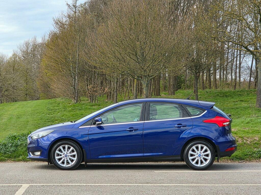 Ford Focus 1.6 Tdci Titanium Euro 5 Ss SL15OKT Blue #4