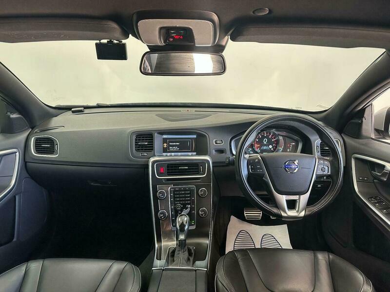 Volvo V60 1.6 T4 R-design Powershift KF64LSZ Black #4
