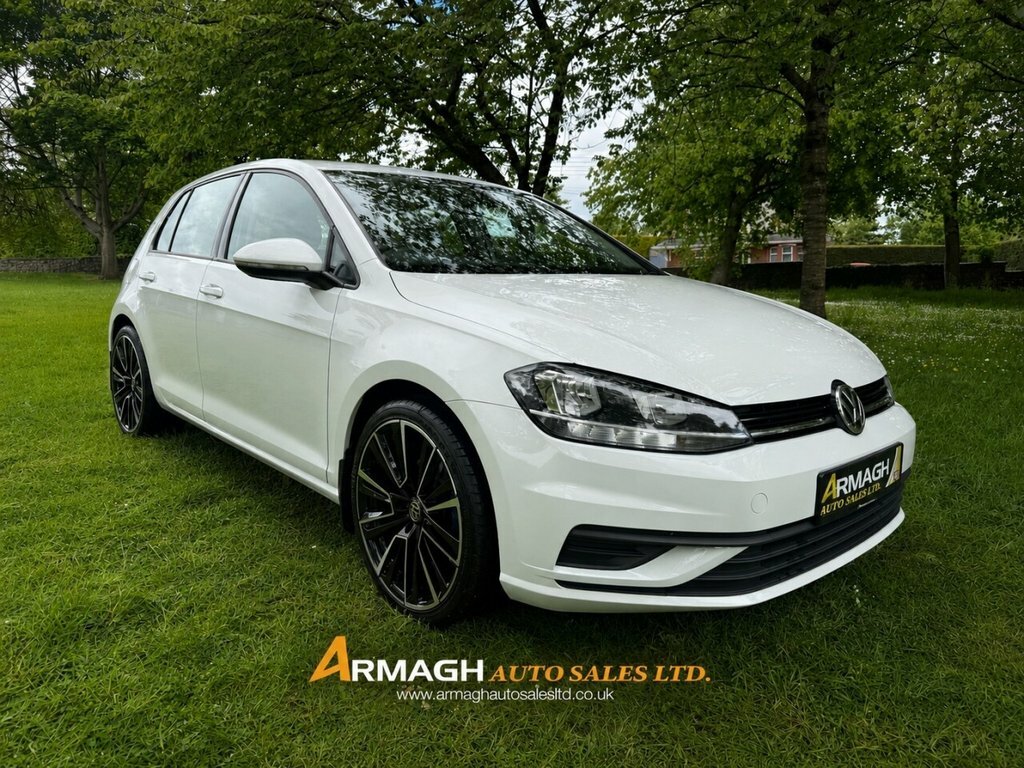 Volkswagen Golf 1.6L S White