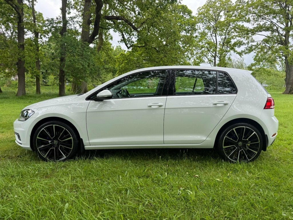 Volkswagen Golf 1.6L S GD18CAU White #4