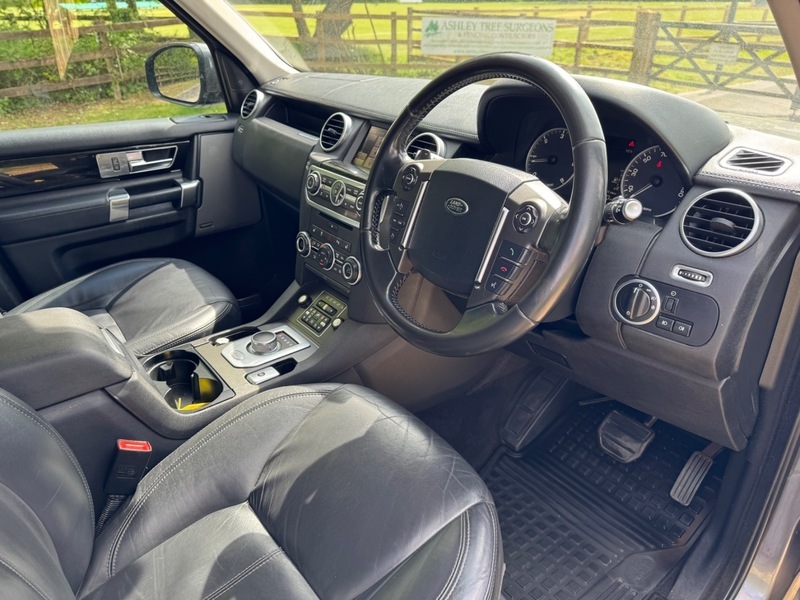 Land Rover Discovery Sdv6 Commercial Xs FX15EAO Grey #5