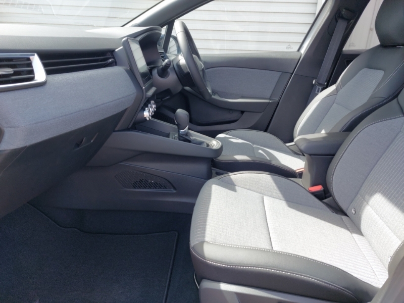 Renault Clio 1.6 E-tech Full Hybrid 145 Techno SB75ZNZ White #5