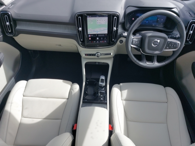 Volvo XC40 2.0 B4p Ultra Dark SY75MTX Black #3