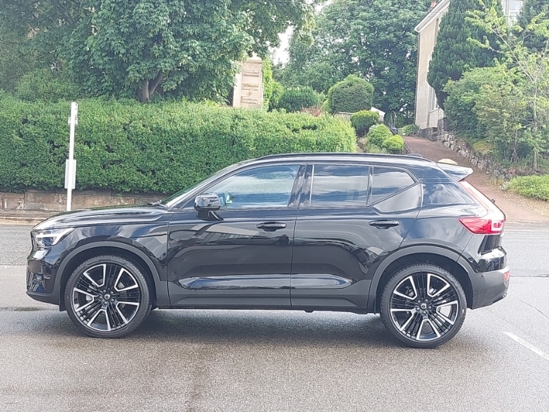 Volvo XC40 2.0 B4p Ultra Dark SY75MTX Black #4