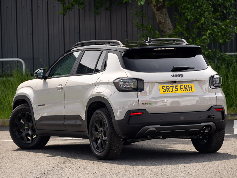 Jeep Avenger 1.2 E-awd E-hybrid Overland Dct SR75FKH Beige #2