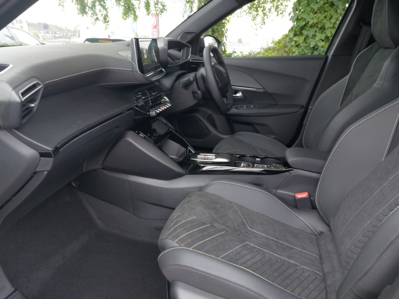 Peugeot 2008 1.2 Puretech 130 Gt Premium Eat8 Grey #5