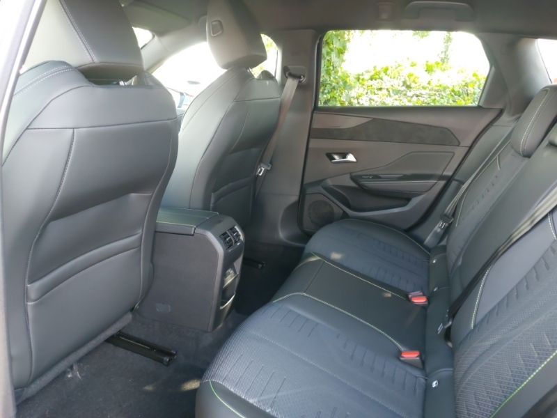 Peugeot 308 1.2 Hybrid 145 Gt E-dsc6 SJ26UVW Black #6