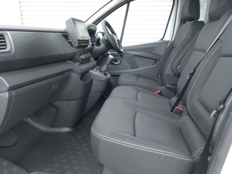 Renault Trafic Sl30 Blue Dci 130 Advance Safety Van White #5
