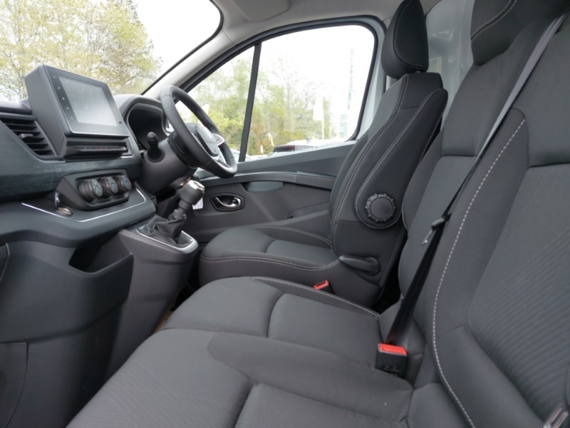 Renault Trafic Sl30 Blue Dci 150 Extra Safety Van White #5