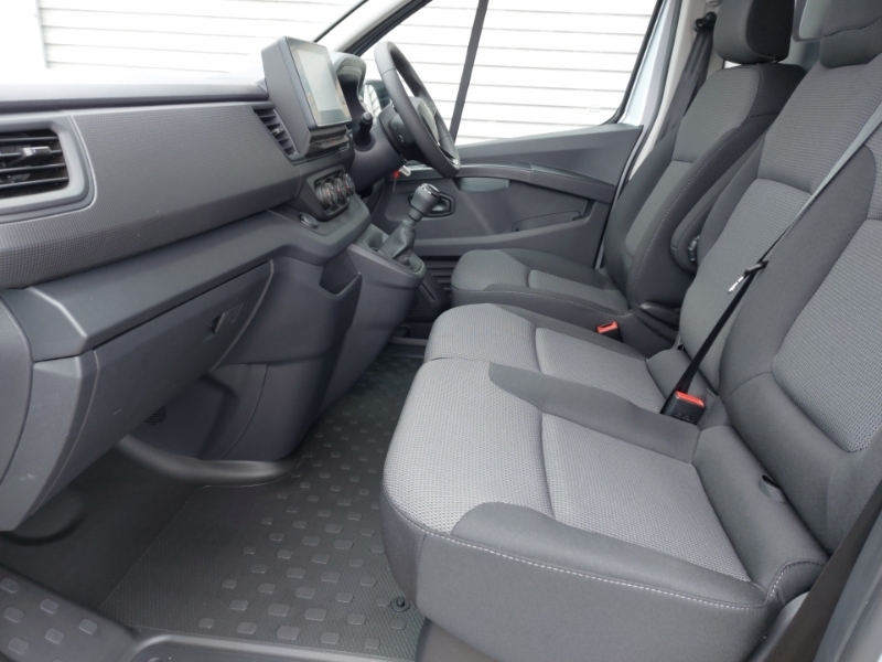 Renault Trafic Ll30 Blue Dci 130 Advance Safety Van Grey #5