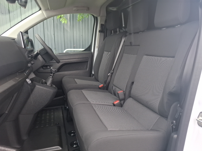 Vauxhall Vivaro 1.5 Turbo D 120 Pro H1 Van SD26RZX White #5