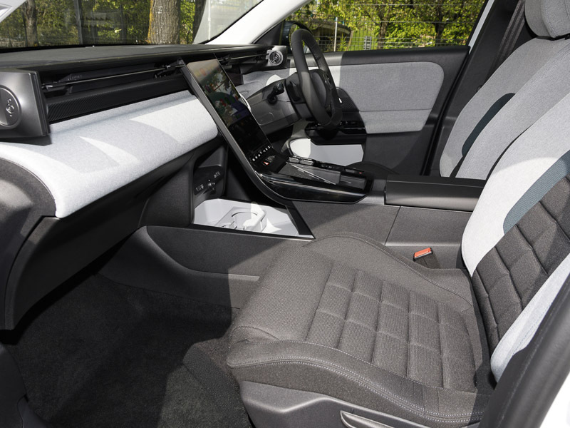 Citroen C5 Aircross 1.2 Hybrid 145 You SG26VSJ White #5