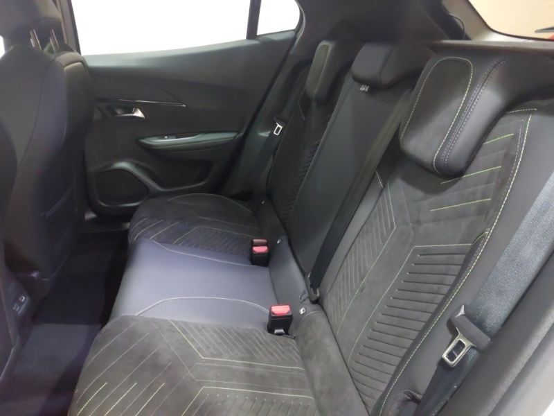 Peugeot 2008 1.2 Puretech 130 Gt Premium Eat8 White #6