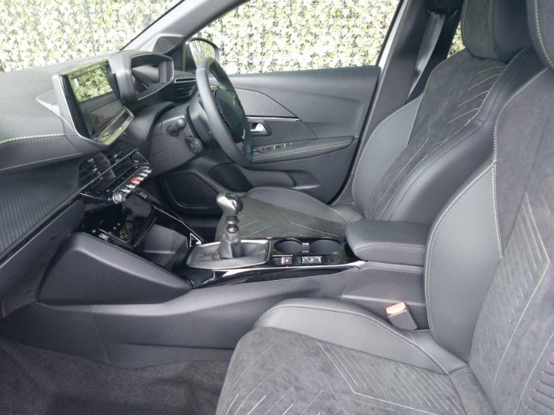 Peugeot 208 1.2 Puretech 100 Gt Premium SD26JZF White #5