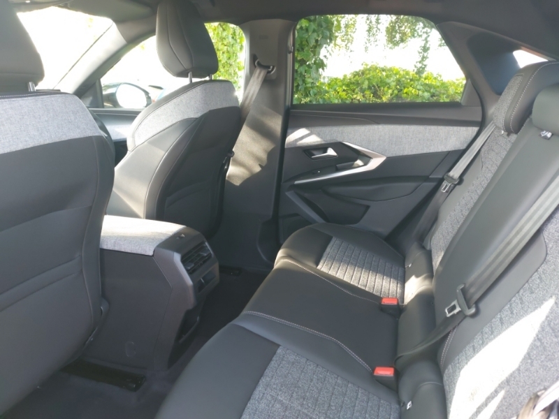 Peugeot 3008 157Kw Allure 73Kwh White #6