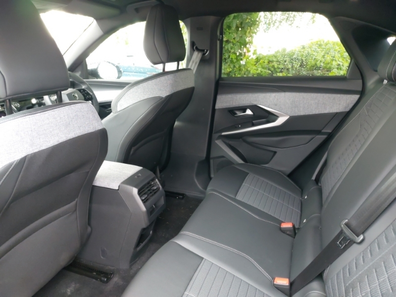 Peugeot 3008 157Kw Allure 73Kwh Blue #6