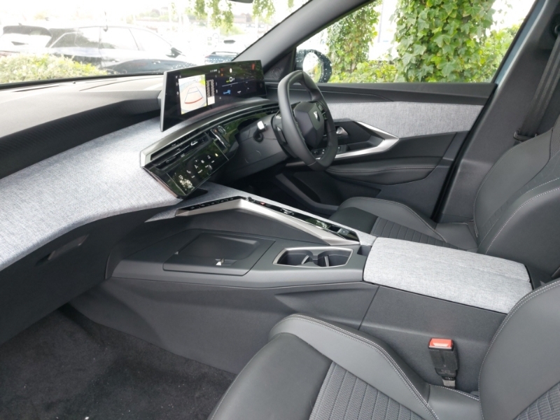 Peugeot 3008 157Kw Allure 73Kwh Blue #5