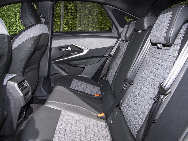 Peugeot 3008 157Kw Allure 73Kwh SD26XET Black #6