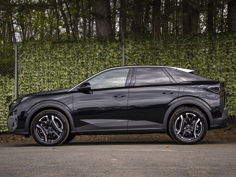 Peugeot 3008 157Kw Allure 73Kwh SD26XET Black #4