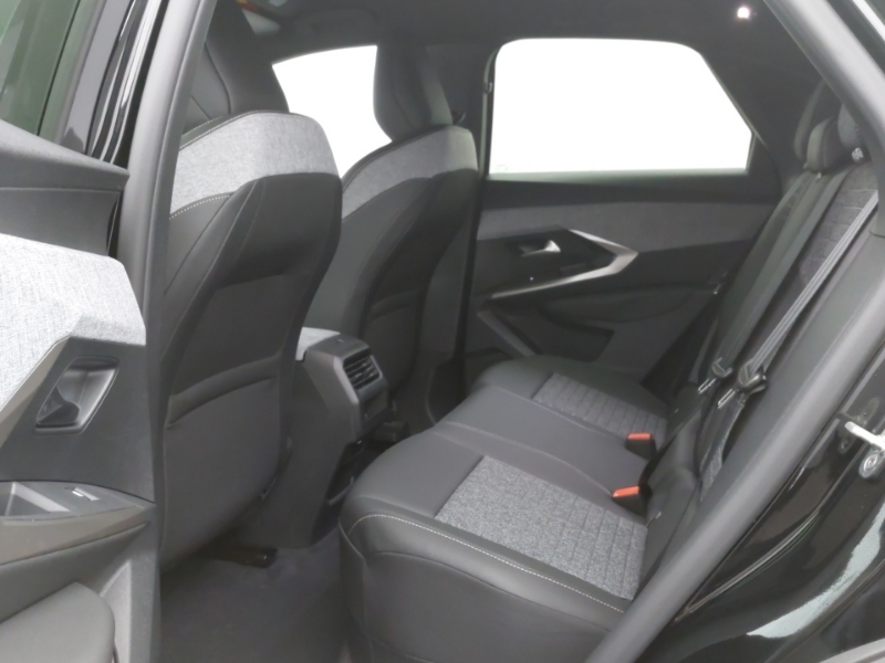 Peugeot 3008 157Kw Allure 73Kwh Black #6