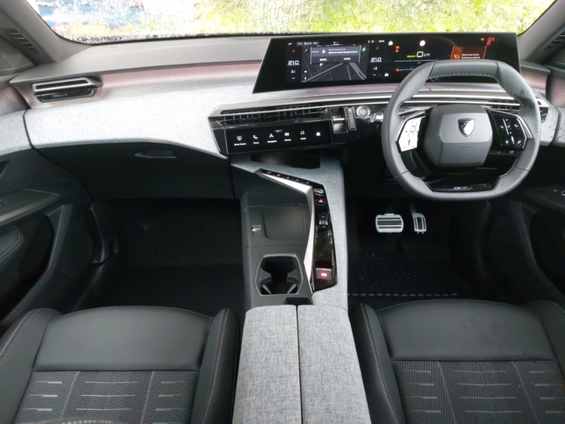 Peugeot 3008 157Kw Gt 73Kwh Grey #3