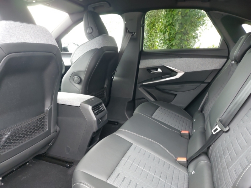 Peugeot 3008 157Kw Gt 73Kwh Blue #6